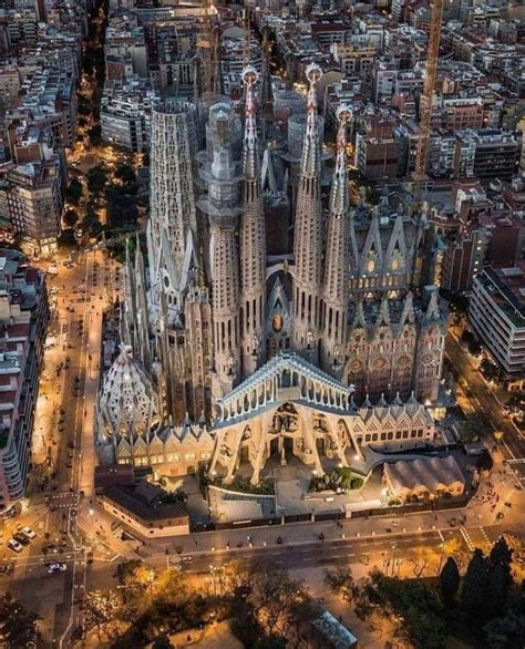 The Basílica De La Sagrada Família Barcelona Spain Architect