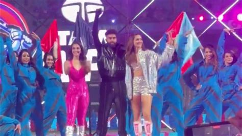 ap dhillon kiara advani and kriti sanon together performed in wpl 2023 opening ceremony youtube