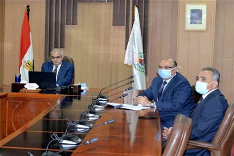 علق الإعلامي أحمد موسى، على واقعة كلية الحقوق بجامعة سوهاج، التي تضمنت وضع سؤال خلال أحد الامتحانات يحمل إساءة إلى لاعب الزمالك، أشرف بن شرقي. افتتاح وحدة المرأة الآمنة بـ «طب المنصورة» | بوابة أخبار ...