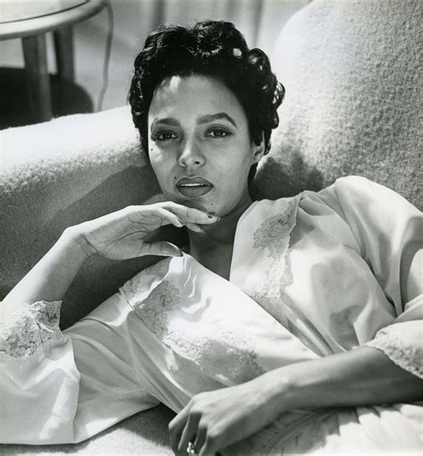 “her [dorothy dandridge] beauty grace good singing voice and acting ability all came into play