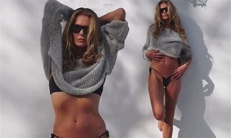 Elle Macpherson Proves She S Still Got The Body As She Showcases Her Flawless Figure In A