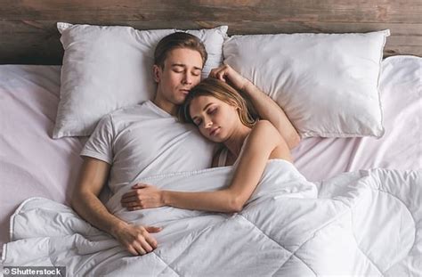 Couples Who Share A Bed Get More Cognitive Benefits Study Says Daily Mail Online