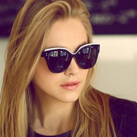 New Fashion Cat Eye Glasses Nice Sunglasses Women Retro Super Star Sun
