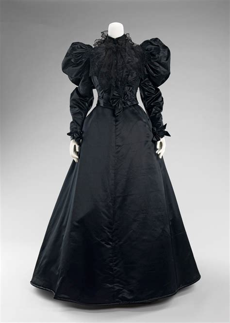 Fripperiesandfobs Historical Dresses Mourning Dress Victorian Fashion
