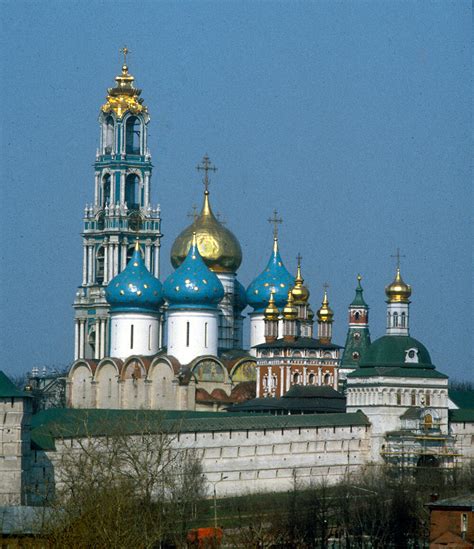 Cathédrales de la Dormition du Kremlin de Moscou au monastère de la