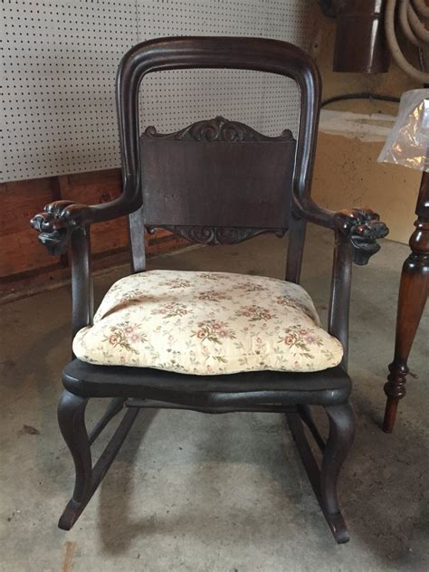 Comes with two 10 wide oak leaves so you can fit everybody at the thanksgiving table! Rocking Chair With Lions Head Arms | My Antique Furniture ...