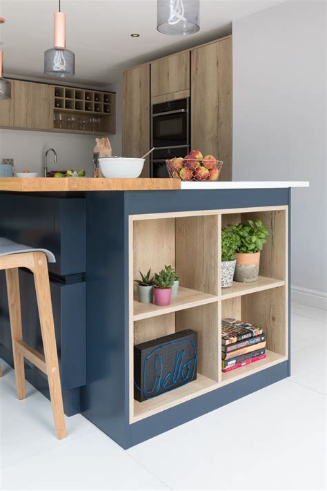 Scandi Kitchen Storage In Blue Cuisine Moderne Idée Déco Cuisine