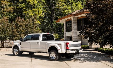 Americas Most Luxurious Pickup Truck Is The 100000 2018 Ford F 450