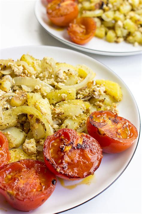 Breakfast for dinner's the best—how could breakfast for lunch be anything less? 21 Vegetarian Recipes for Students | cheap, healthy and easy!