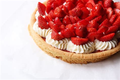 Frenchymilie Tarte aux fraises palet breton et mascarpone vanillé