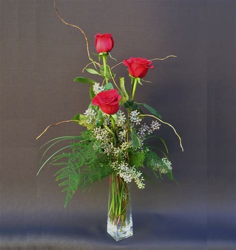 Red Rose Bud Vase In Danville CA Cattails Florist