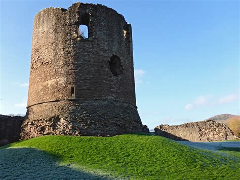 Photographs Of Skenfrith Castle Monmouthshire Wales Round Keep From