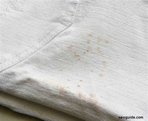 4 Stains On White Clothes And How To Remove Them Sew Guide 2022