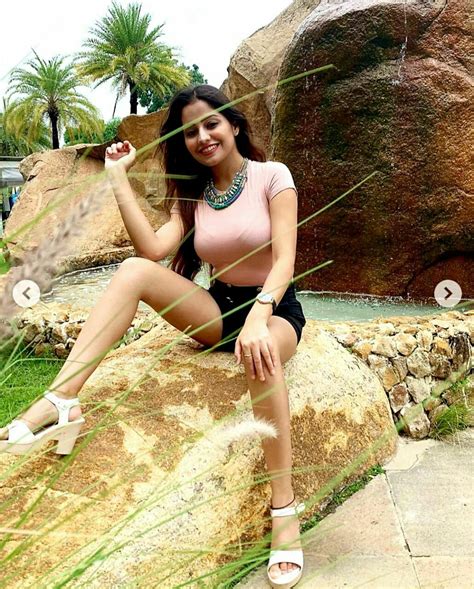 Indian Beauty Simran Kaur App Video Sexy Indian Photos Fapdesi