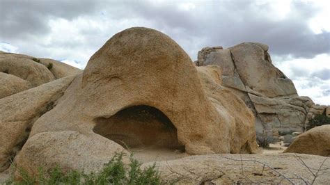 Cave In Rock In Joshua Tree National Park Rocas