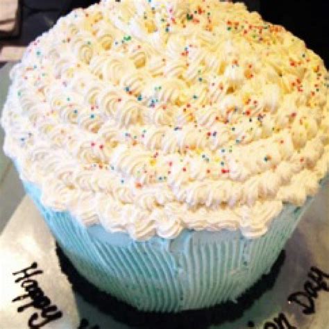 Place the first ice cream cake on a cardboard cake circle or serving platter. Cupcake Shaped Ice Cream Cake Melbourne