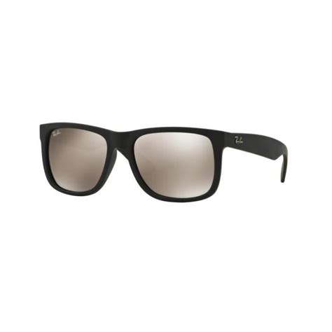 The ray ban aviator is the most iconic sunglasses design of all time. lunette ray ban justin pas cher