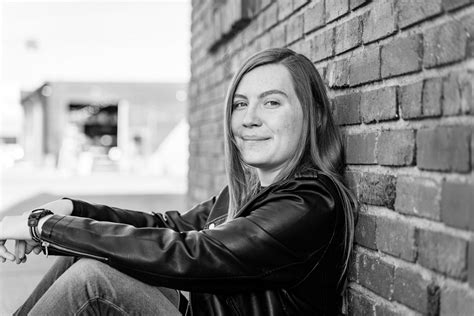V – Senior Session – Lees Summit MO Senior Photography » Studio PBJ