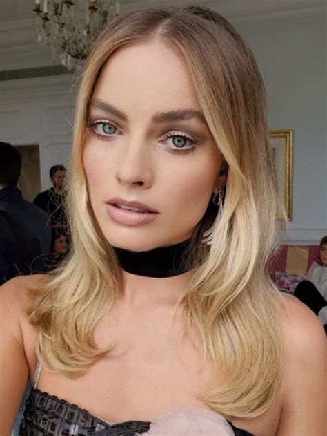 This Is The Exact Foundation That Margot Robbie Swears By Margot Robbie Makeup Margot Robbie