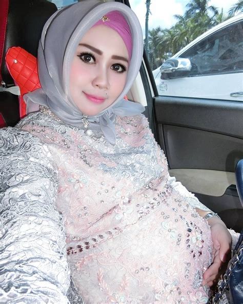 Janda Cantik Muslimah Pin Di Jilbab Cantik Foto Dan Biodata Janda