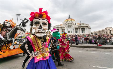 El Día De Muertos En México Celebración Folklore Simbología Y Más