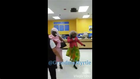 The Twerking Granny Is Back At It Twerking In Public Youtube