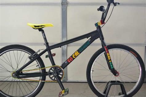 Forget about boring drag races, the crazy tracks in bike racing need real skill and will keep you entertained for hours and hours. 2010 SE Racing So Cal Flyer 24 - BMXmuseum.com