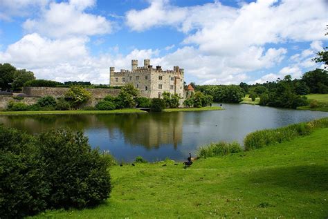 This is the new ebay. File:Leeds Castle -Kent 3July2007-107.jpg - Wikimedia Commons