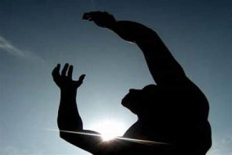 Tawakal adalah sebuah tindakan aktif, sementara pasrah adalah tindakan pasif. Makna Tawakal kepada Allah SWT | Republika Online