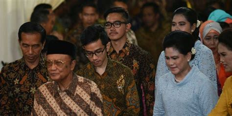 Momen Langka Dan Gokil Ketika Ibu Negara Iriana Jokowi Balas Chat Pakai