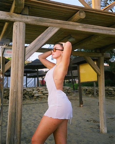 Millie Hannah Nude Selfie And Bikini Collection 20 Photos The