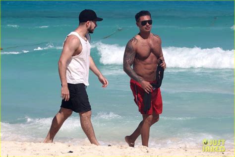 Photo Jersey Shore Pauly D Vinny Go Shirtless In Cancun Photo
