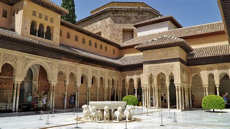 Istana Alhambra Di Granada Spanyol Foto Stok Unduh Gambar Sekarang