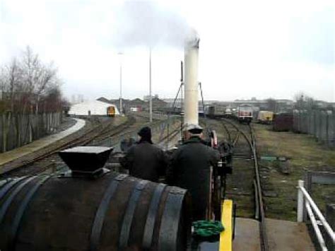 ヨーク国立鉄道博物館のSL体験乗車Stephenson's Rocket - YouTube