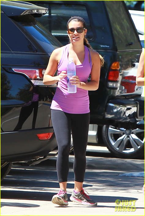 Full Sized Photo Of Lea Michele Gets Breakfast With A Little Help From