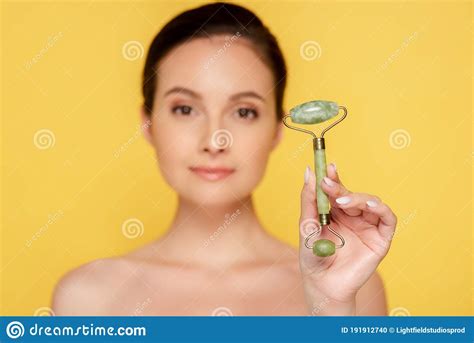 Centre Sélectif De Belle Femme Nue Photo stock Image du cosmétologie