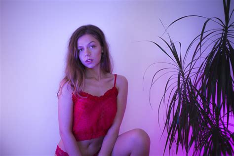 Meet Our Sexy Phone Chat Girl Claire Sense At Xpanded