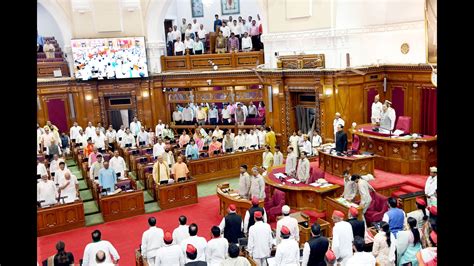 Uttar Pradesh Assembly Proposes To Bar Mobile Phones In House