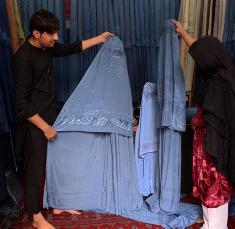 In afghanistan kann man die burka direkt im geschäft kaufen. Muslimische Frauen: Wo kann man in Deutschland eigentlich ...