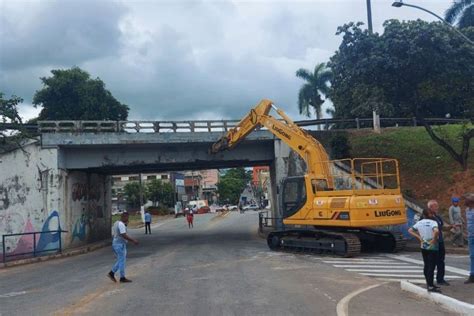 Prefeitura De Fabriciano Assina Ordem De Servi O Para Reconstru O Do