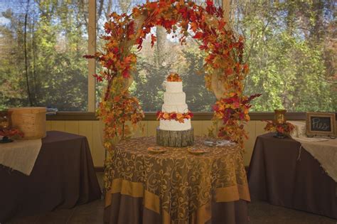 Cake Table Outdoor Fall Wedding Wedding Reception Decor Ideas Pinterest