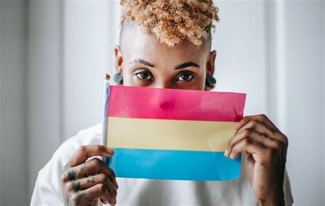 5 Important Facts Pansexual People Want You To Know About Pansexuality