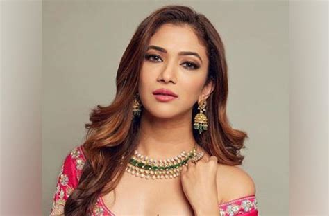 Ridhima Pandit Looks Ethereal In Her Bridal Look From The Show Haiwaan