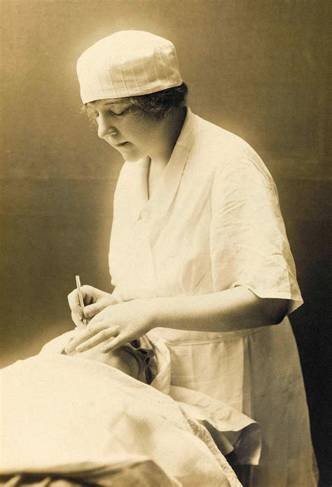 Suzanne Noël, journal d'une pionnière de la chirurgie esthétique