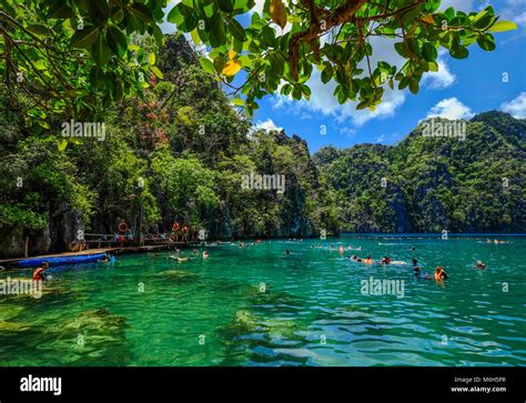 Palawan Philippines Apr 9 2017 People Swimming On Kayangan Lake In