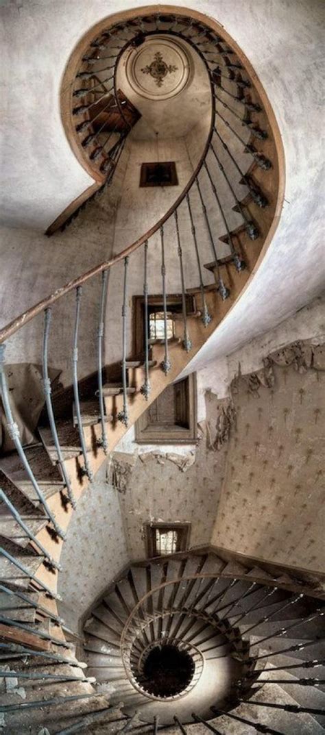 20 Artistic Spiral Staircase Models Should You See Stairways