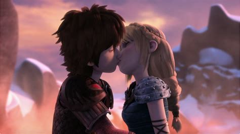 Hiccup And Astrids Romantic Kiss From Dreamworks Dragons Race To The