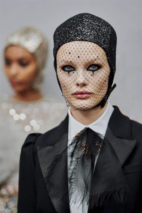 A Close Up Look At Couture Ss19 In Beauty Dior Fashion Show Dior