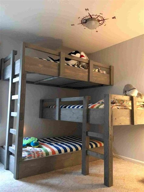 © parisot via the of course if you are sharing the bed and you don't get up at the same time, you are going to be crawling into that little low room under the bed to find your stuff. Image result for secret room ideas for boys | Diy bunk bed ...