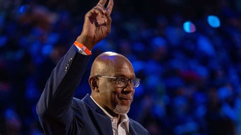 Rockets Legend Clyde Drexler Honored By Houston Sports Hall Of Fame